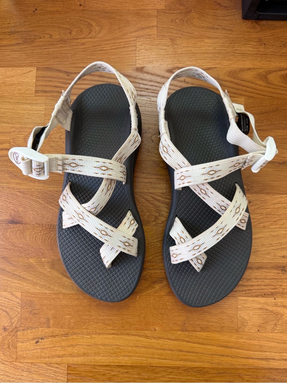 Chaco Z Cloud 2 Oculi Sand White Adjustabke Strap Sandal Size 8 - Picture 2 of 5